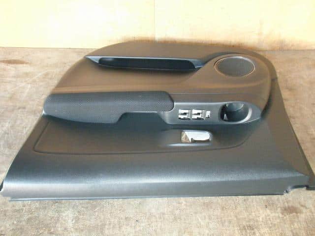 Front Right Door Trim TOYOTA bB 2006 DBA-QNC21 — photo 2