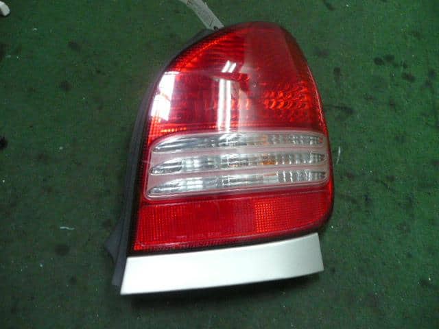 Right Tail Light TOYOTA Corolla Spacio 2000 GF-AE111N 8155013440 — photo 1
