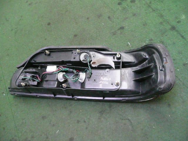 Left Tail Light MITSUBISHI Debonair 1997 E-S22A — photo 2