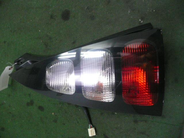 Left Tail Light TOYOTA Will Cypha 2004 CBA-NCP70 — photo 1