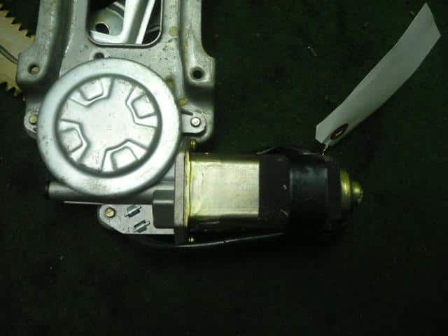 Rear Right Door Regulator NISSAN Laurel 1995 E-HC34 — photo 2