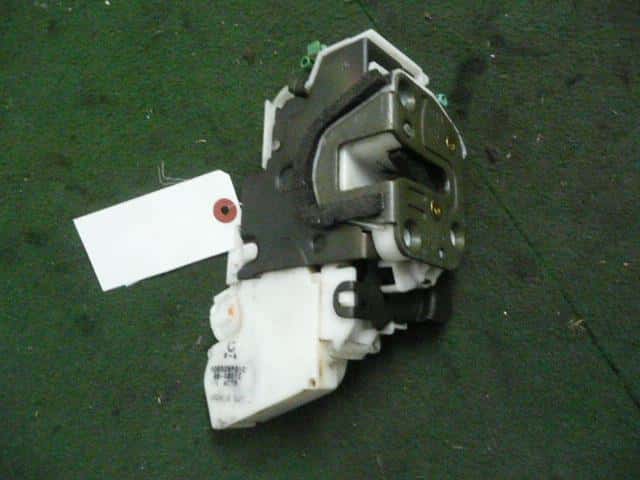 Door Lock Solenoid NISSAN Leopard 1996 E-JHY33 — photo 1