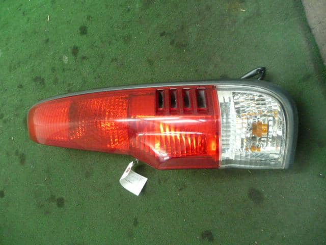 Right Tail Light TOYOTA Cami 2001 GF-J122E — photo 1