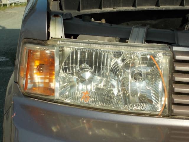 Right Headlight TOYOTA bB 2003 UA-NCP30 — photo 1