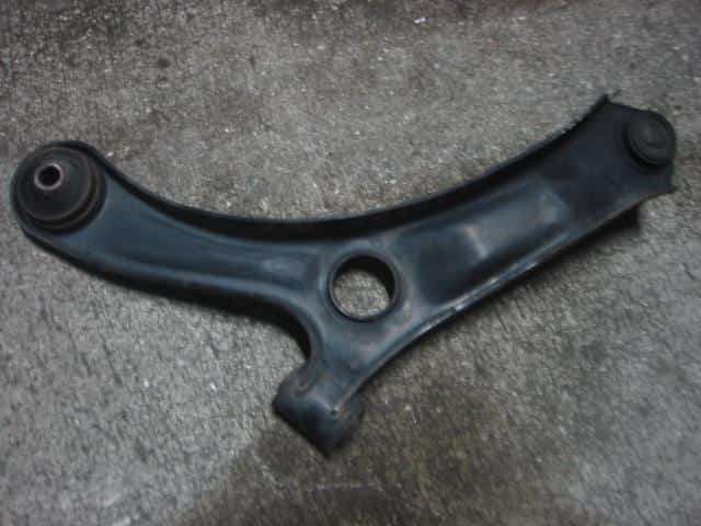 Front Right Lower Control Arm SUZUKI Wagon R 2010 DBA-MH23S 4520185K00 — photo 4