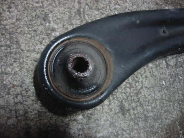 Front Right Lower Control Arm SUZUKI Wagon R 2010 DBA-MH23S 4520185K00 — photo 3