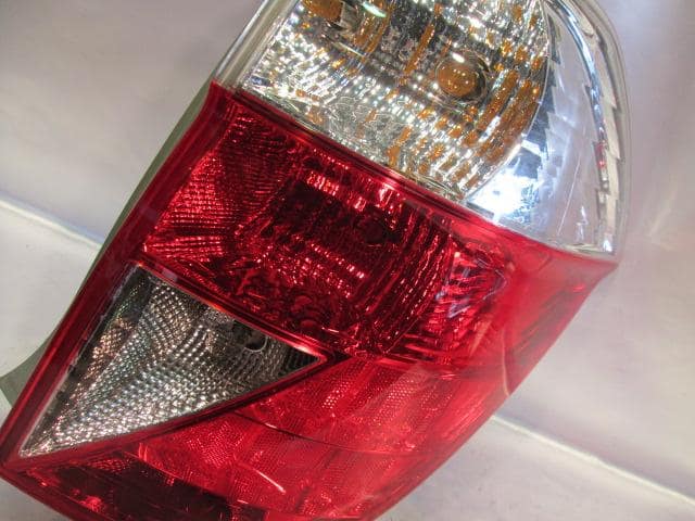 Right Tail Light HONDA Edix 2006 DBA-BE3 — photo 2
