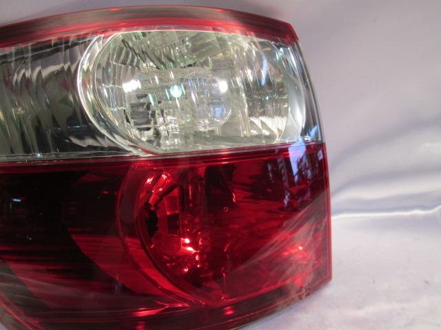 Left Tail Light TOYOTA Ipsum CBA-ACM21 — photo 3
