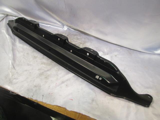 Rear Bumper Reinforcement TOYOTA Hiace CBF-TRH200 — photo 2