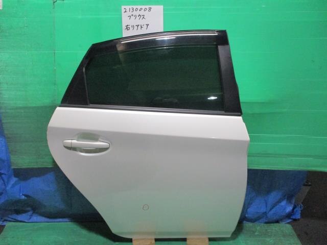 Rear Right Door Assembly TOYOTA Prius DAA-ZVW30 — photo 1