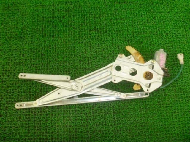 Front Left Door Regulator MAZDA Carol 2001 LA-HB23S 1A0259560 — photo 4