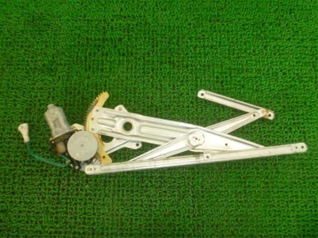 Front Left Door Regulator MAZDA Carol 2001 LA-HB23S 1A0259560 — photo 1