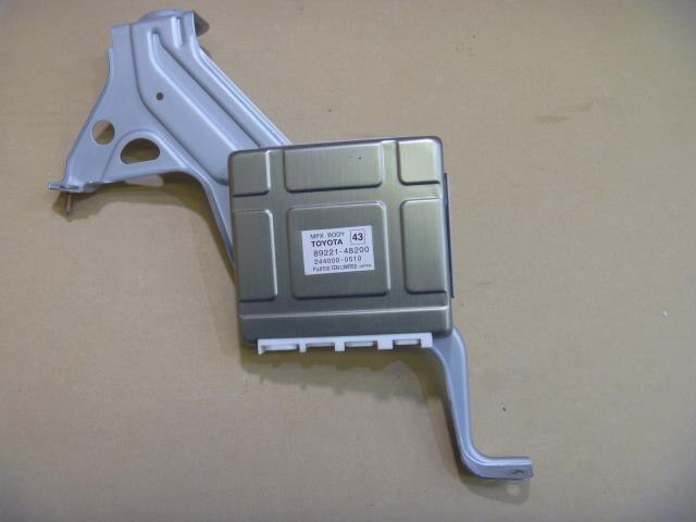 Electrical Component TOYOTA Kluger 2004 CBA-ACU25 — photo 1