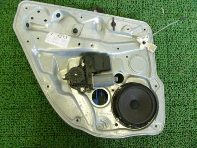 Rear Left Door Regulator VOLKSWAGEN Golf 2000 GF-1JAPK — photo 1