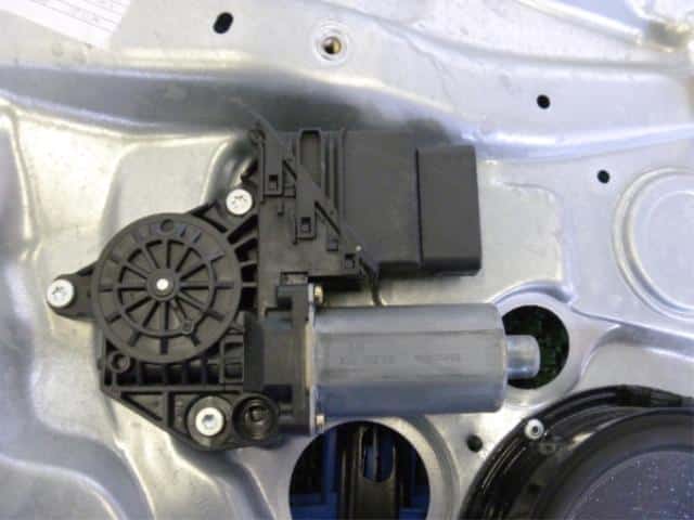 Rear Left Door Regulator VOLKSWAGEN Golf 2000 GF-1JAPK — photo 3