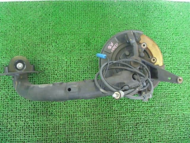 Rear Right Knuckle Hub Assembly ROVER Rover 75 2000 GF-RJ25 — photo 3