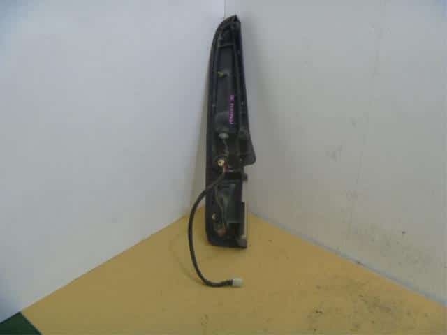 Right Tail Light DAIHATSU Move 2000 GF-L900S — photo 4