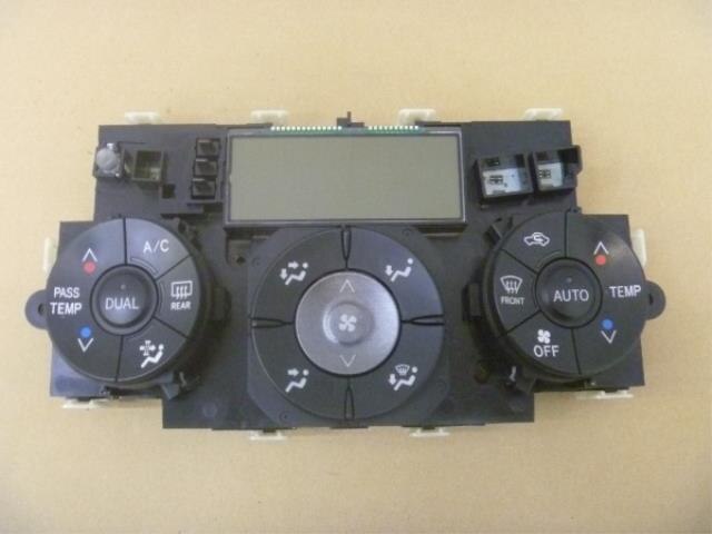 A/C Control Panel TOYOTA RAV4 2012 DBA-ACA31 — photo 1