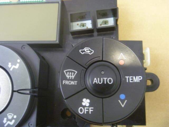 A/C Control Panel TOYOTA RAV4 2012 DBA-ACA31 — photo 3
