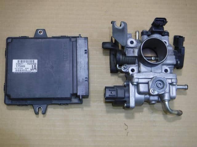 Throttle Body SUZUKI Lapin CBA-HE21S 1340083H02 — photo 1