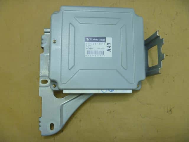 Engine Control Unit DAIHATSU Move 2004 ABA-L150S — photo 1