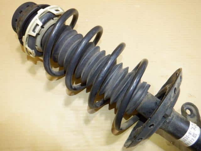 Front Right Strut HONDA Fit 2010 DBA-GE6 — photo 2