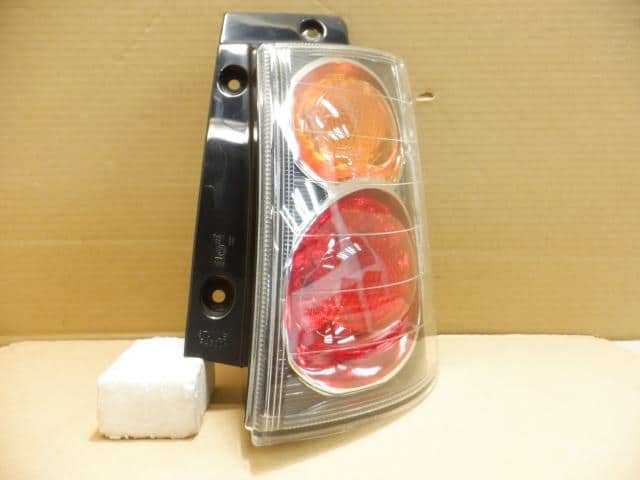 Right Tail Light MITSUBISHI COLT PLUS 2010 DBA-Z24W — photo 1