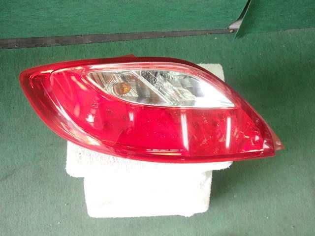 Left Tail Light MAZDA Demio 2010 DBA-DE3FS D65151160 — photo 1