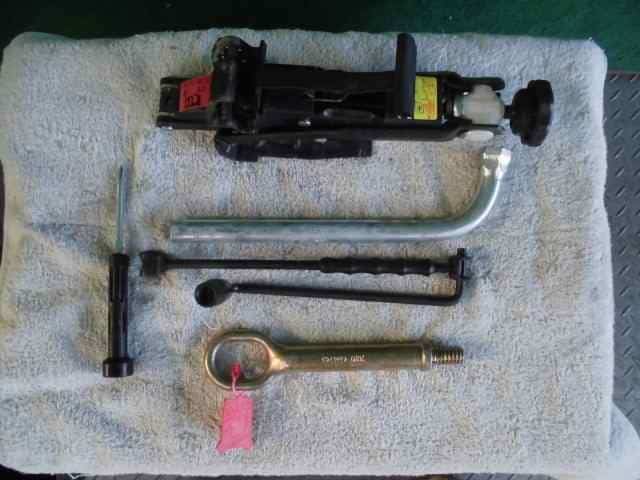 Toolkit VOLKSWAGEN New Beetle 2004 GH-9CAZJ — photo 2
