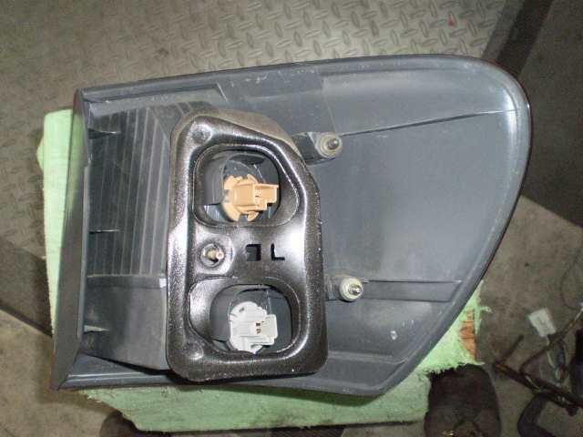 Left Tail Light TOYOTA Ipsum 2003 TA-ACM21 — photo 4