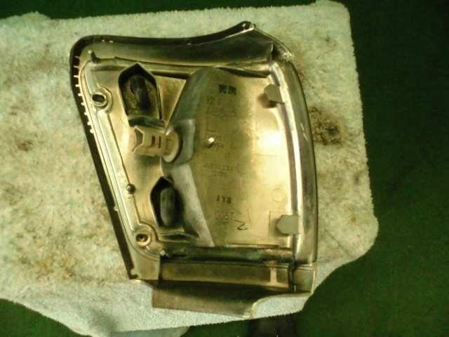 Left Side Marker Light TOYOTA Hilux Surf 1991 E-VZN130 — photo 4