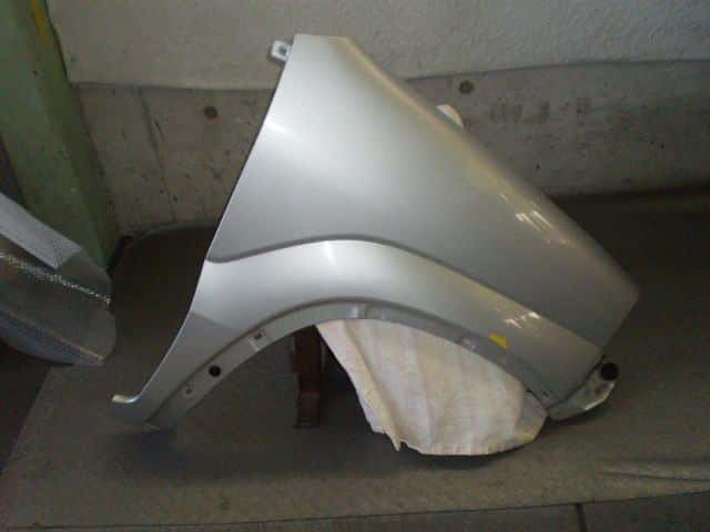 Right Fender Panel SUZUKI Kei 2000 GF-HN11S 5761174G00 — photo 1