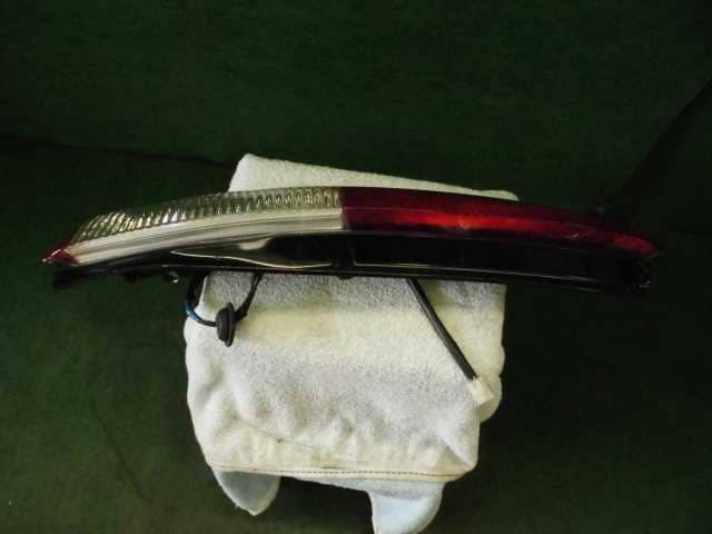 Left Tail Light DAIHATSU Move 2001 UA-L900S — photo 4