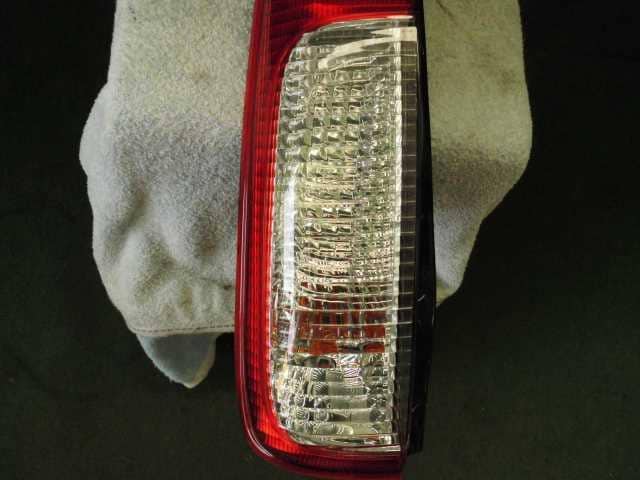 Left Tail Light DAIHATSU Move 2001 UA-L900S — photo 2