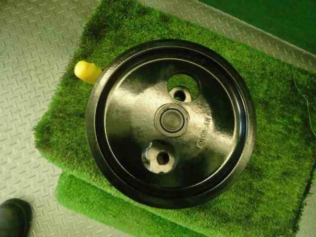 Power Steering Pump MITSUBISHI Pajero Mini 1997 E-H56A — photo 3