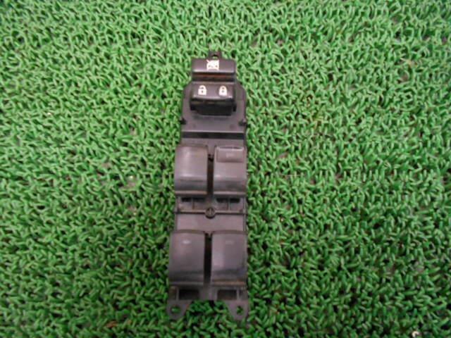 Power Window Switch TOYOTA Prius Alpha 2013 DAA-ZVW41 — photo 1