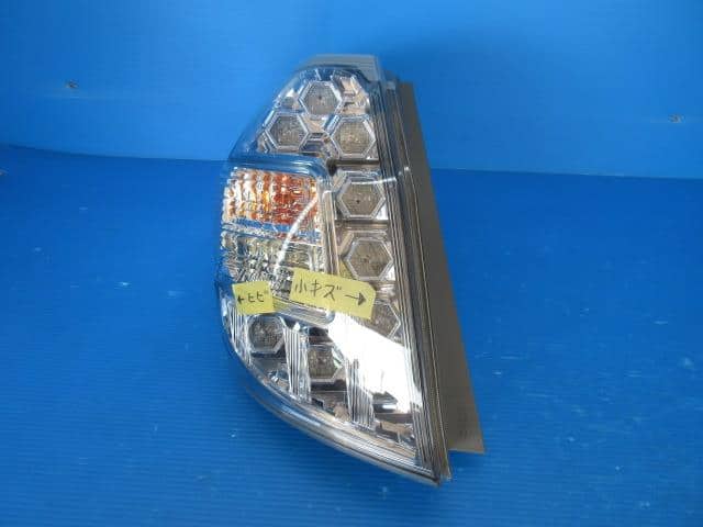 Left Tail Light HONDA Fit Shuttle 2011 DAA-GP2 — photo 1