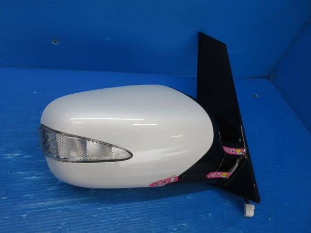 Right Side Mirror MITSUBISHI Grandis 2008 DBA-NA4W — photo 1