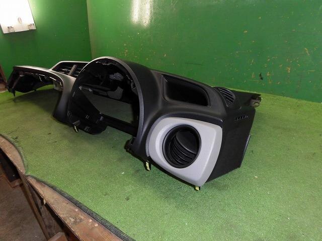 Instrument Panel TOYOTA Vitz 2012 DBA-KSP130 — photo 3