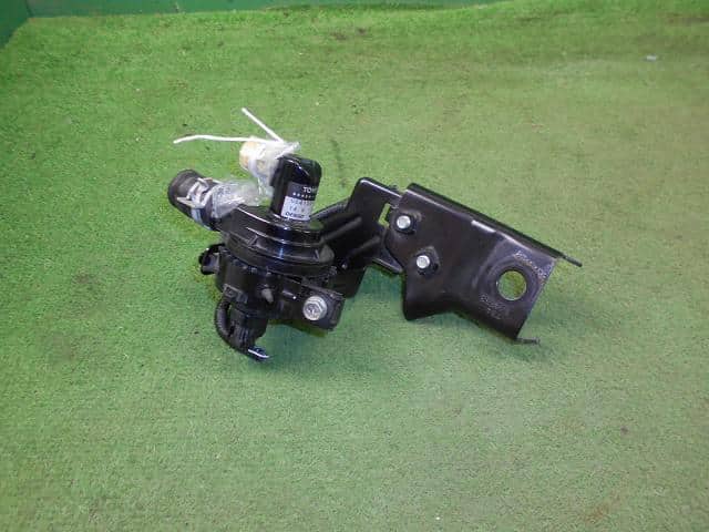 Water Pump TOYOTA Crown Majesta 2016 DAA-GWS214 1610039436 — photo 1