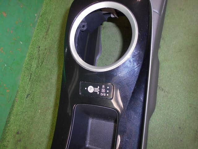 Console Box NISSAN Leaf_ 2012 ZAA-AZE0 — photo 7