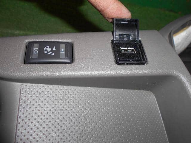 Console Box NISSAN Leaf_ 2012 ZAA-AZE0 — photo 4