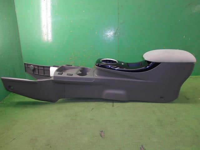 Console Box NISSAN Leaf_ 2012 ZAA-AZE0 — photo 2