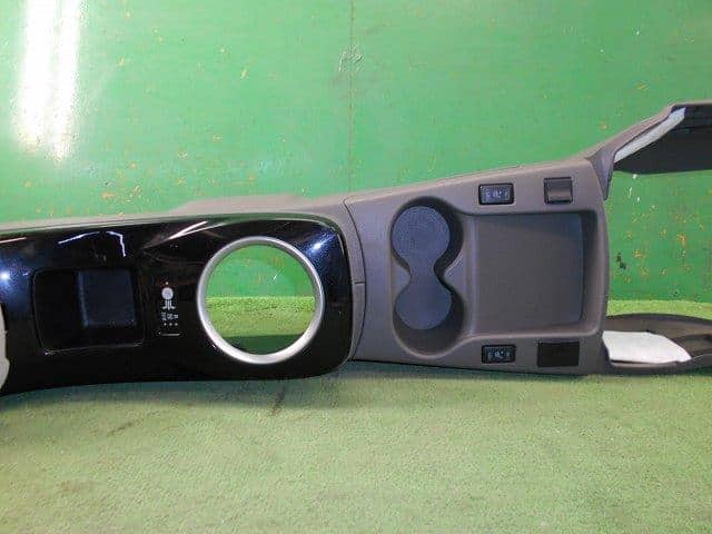 Console Box NISSAN Leaf_ 2012 ZAA-AZE0 — photo 3