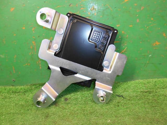 Engine Control Unit NISSAN Leaf_ 2012 ZAA-AZE0 — photo 2