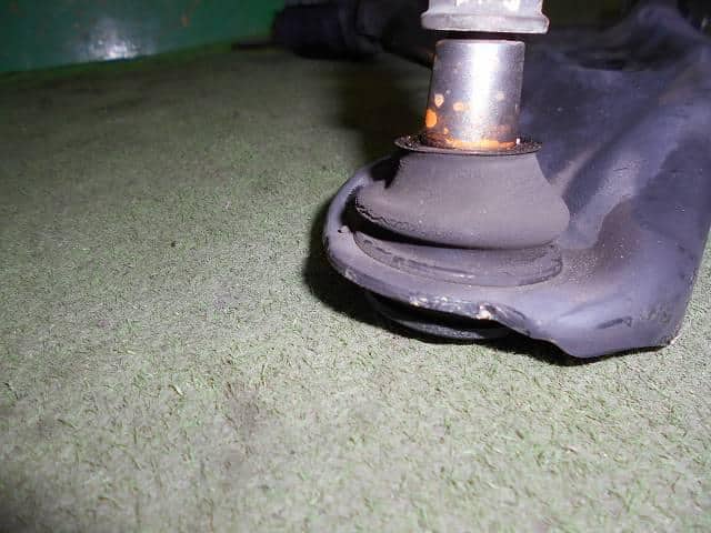 Front Right Lower Control Arm HONDA Freed 2008 DBA-GB3 — photo 2