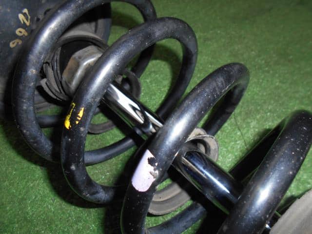 Rear Right Strut TOYOTA Camry Gracia 1997 E-MCV21 — photo 3