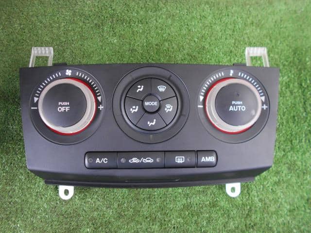 A/C Control Panel MAZDA Axela 2004 UA-BKEP B32L61190H — photo 1