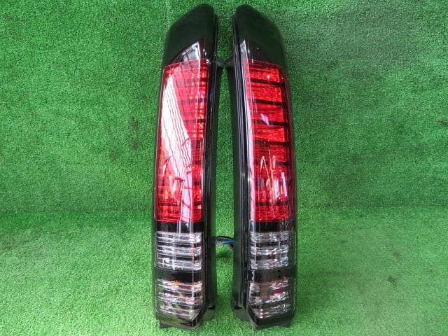 Right Tail Light HONDA Vamos 2007 ABA-HM2 — photo 1