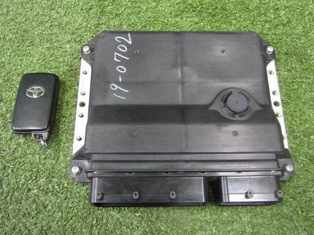Engine Control Unit TOYOTA Avensis 2011 DBA-ZRT272 — photo 1